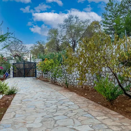 Almond 빌라 말마리스