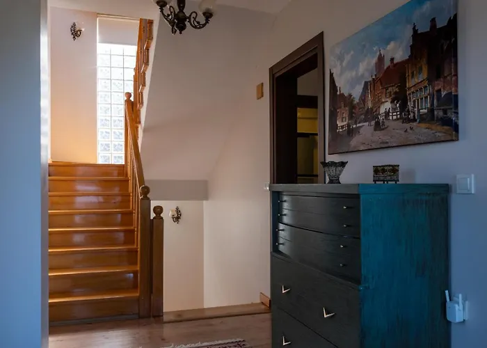 Almond マルマリス